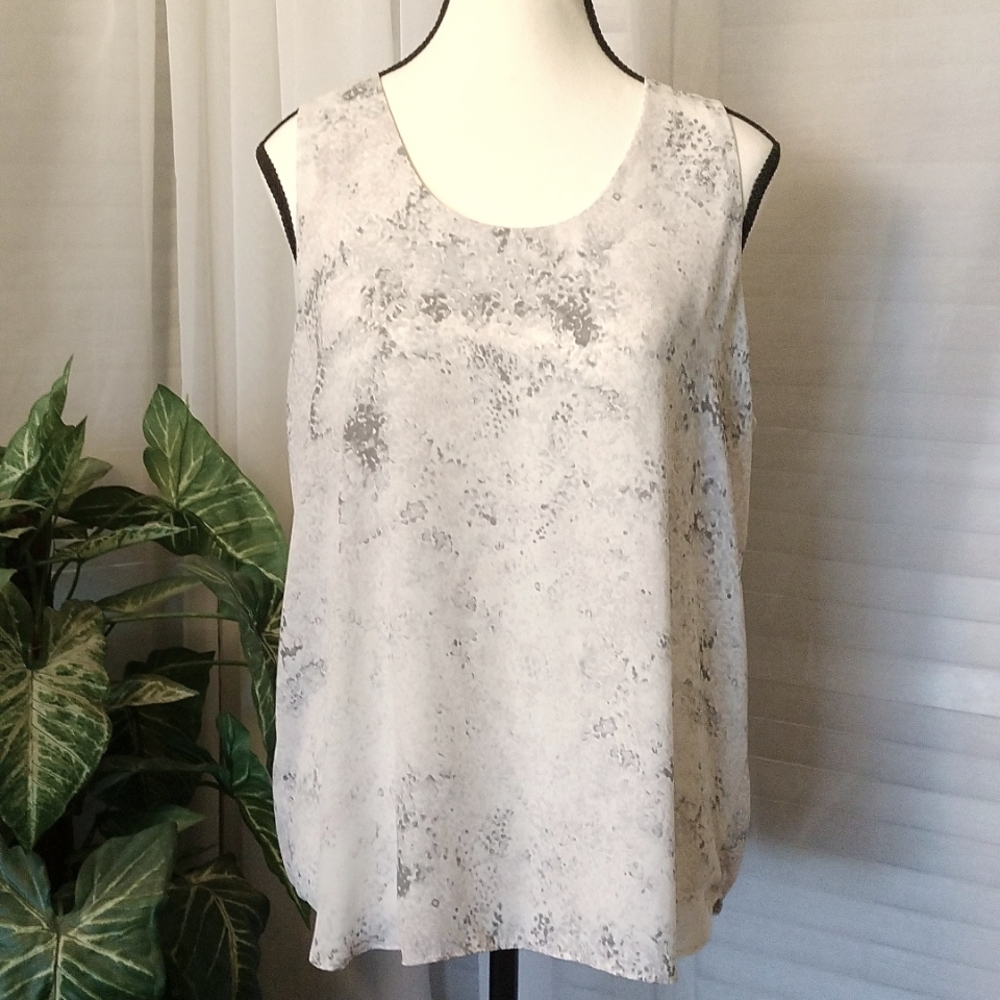⚜️ Violet & Claire Sleeveless Blouse